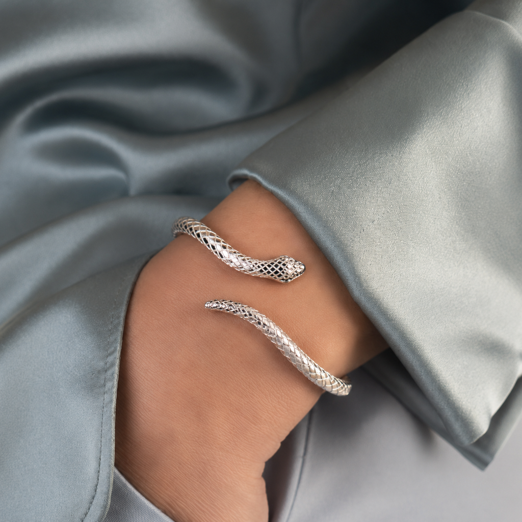 Bracciale Rigido Serpente - Elegante e Raffinato