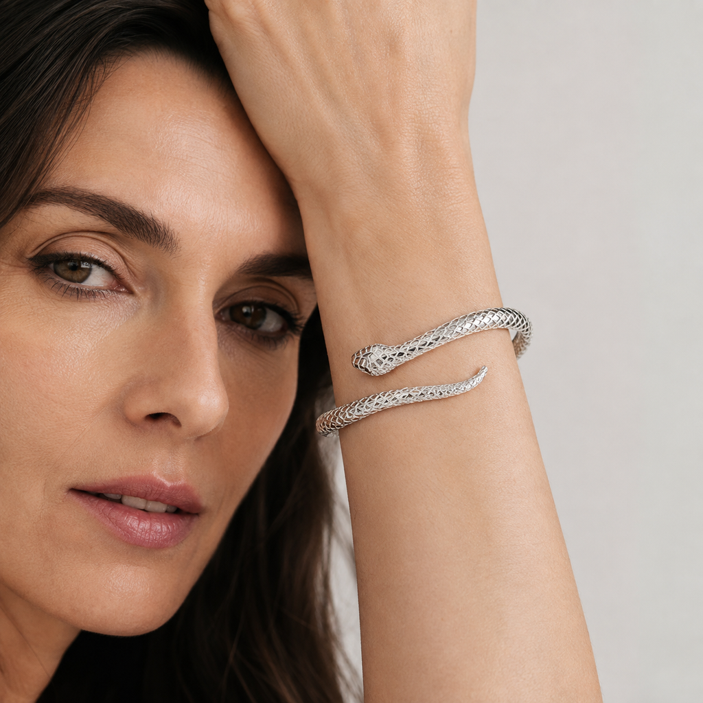 Bracciale Rigido Serpente - Elegante e Raffinato